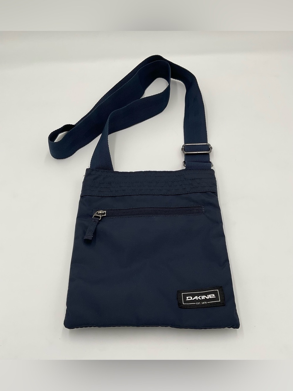 Dakine ‘Jive’ Navy Blue Slim and Compact Crossbody Travel Bag, Adjustable Strap